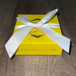 Brand new Kendra Scott necklace